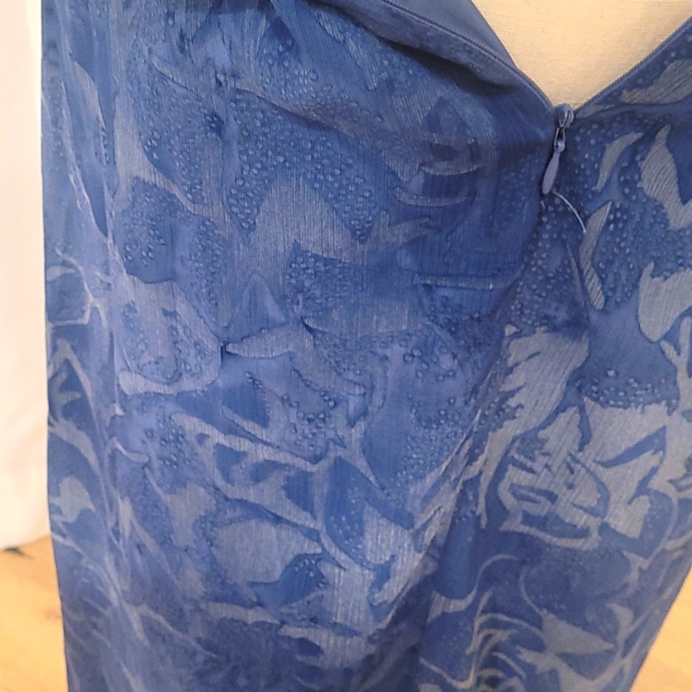 Express Watercolor Blue lined skirt - Picture 4 of 7
